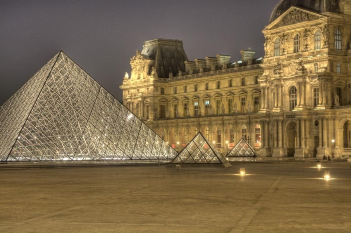 Visites du musée du Louvre et au-delà de  Xelaraquh 
